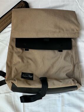 Sons of Trade Tactical Tote and Backpack sandstone Tan